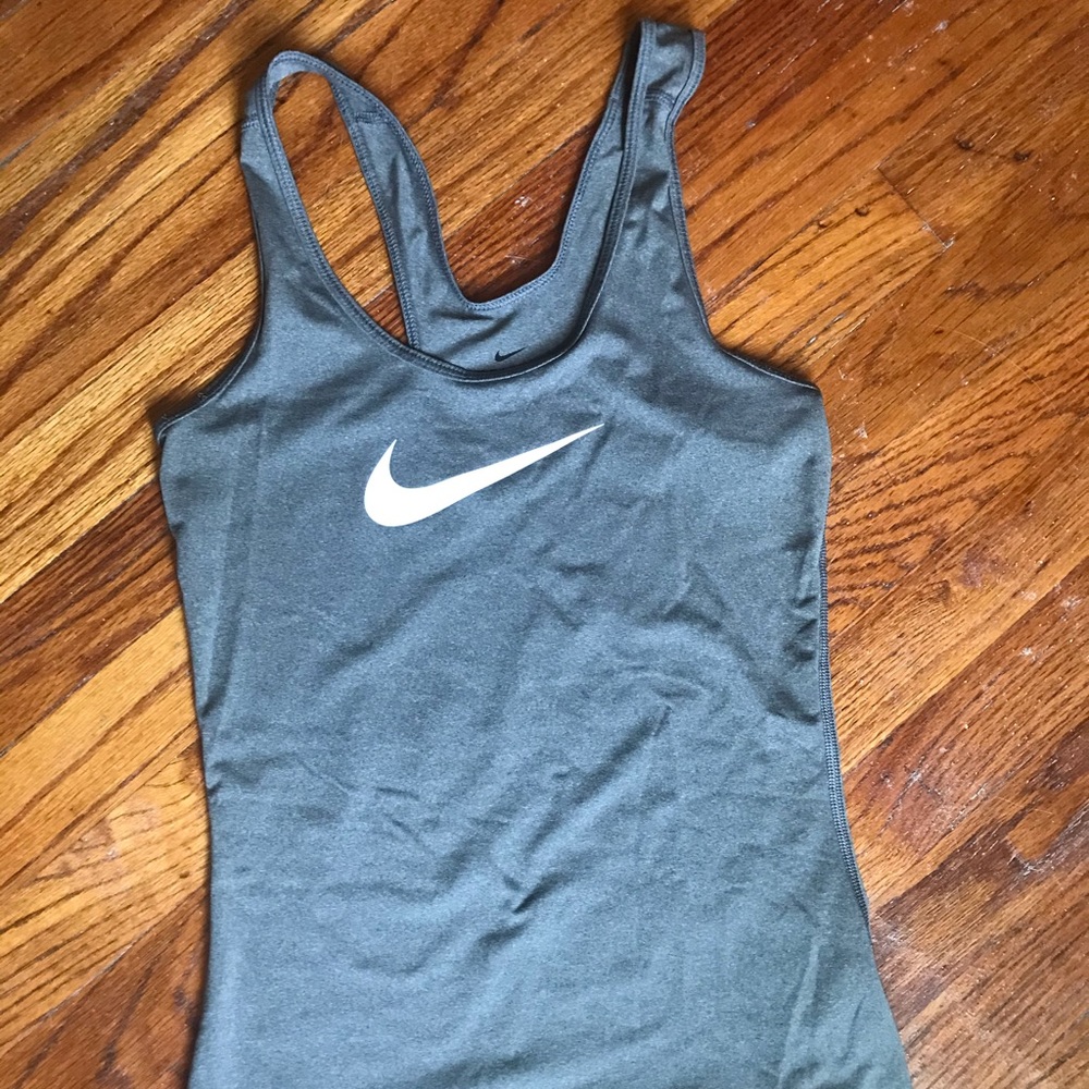 Nike dri-fit tank, xs